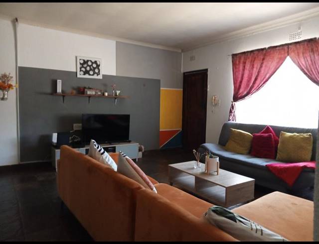 4 BEDROOM HOUSE FOR SALE IN GREENHILLS